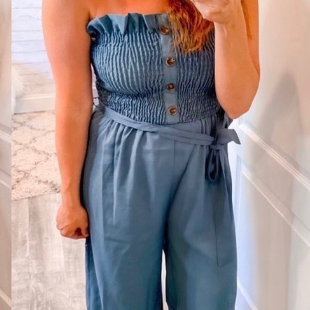 Woman’s Strapless Jumpsuit
